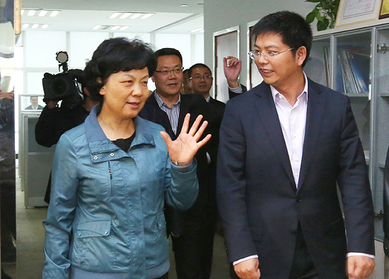 省政協主席喬傳秀考察尊龍凱時擔保