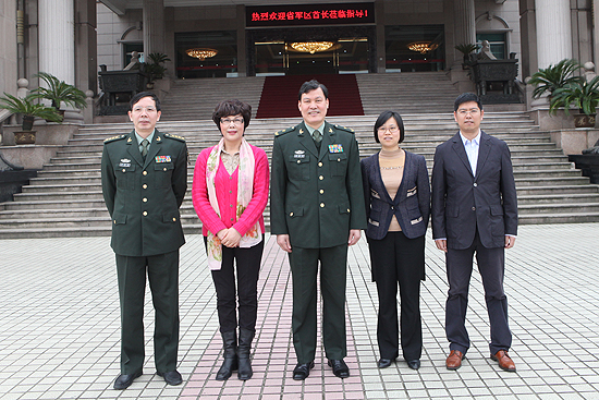 河北省軍區副政委馬家利少将視察尊龍凱時