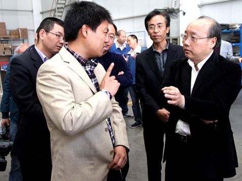 福建省科技廳周國輝廳長莅臨尊龍凱時調研工作