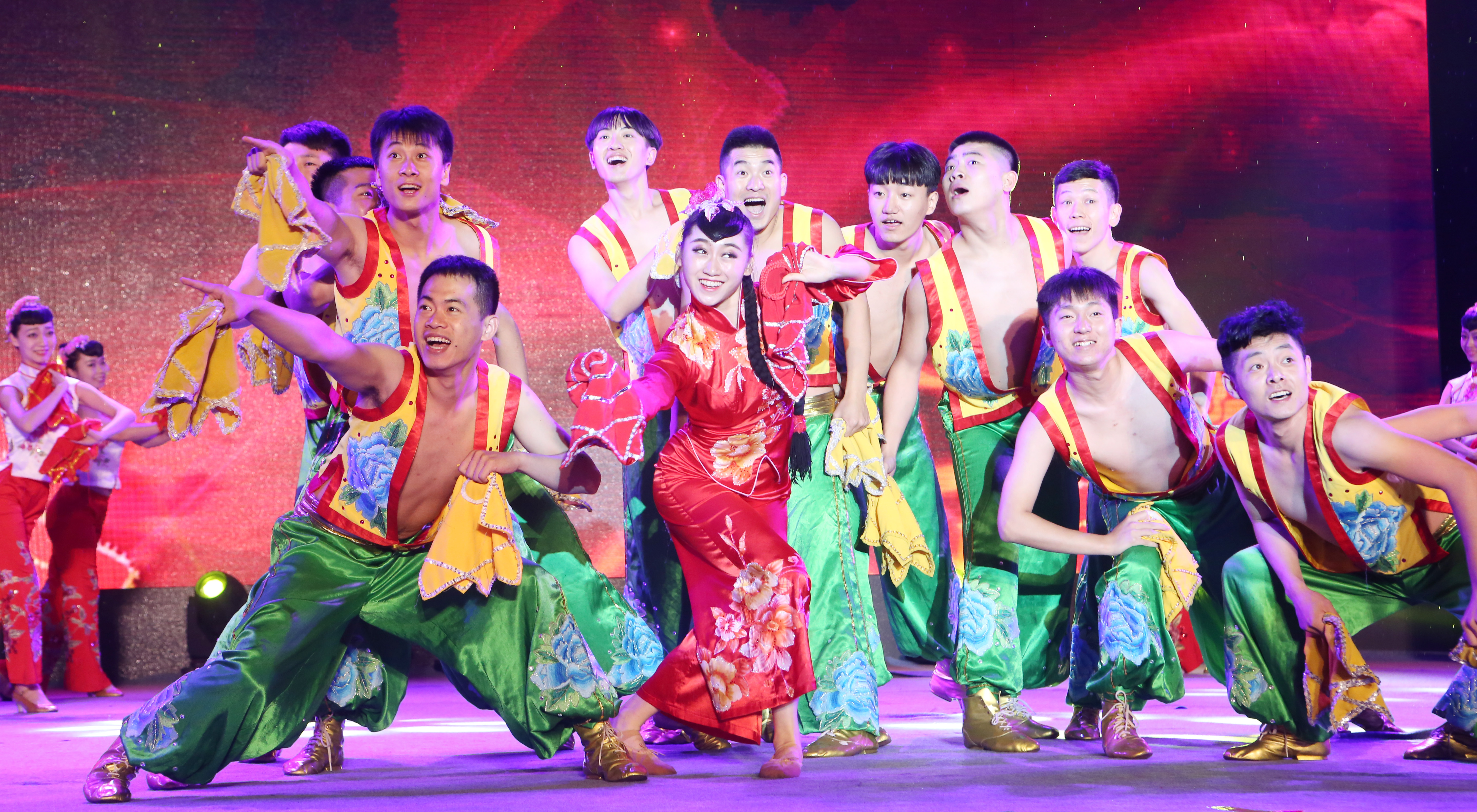 尊龍凱時集團2017“我愛我家”中秋晚會絢麗呈現