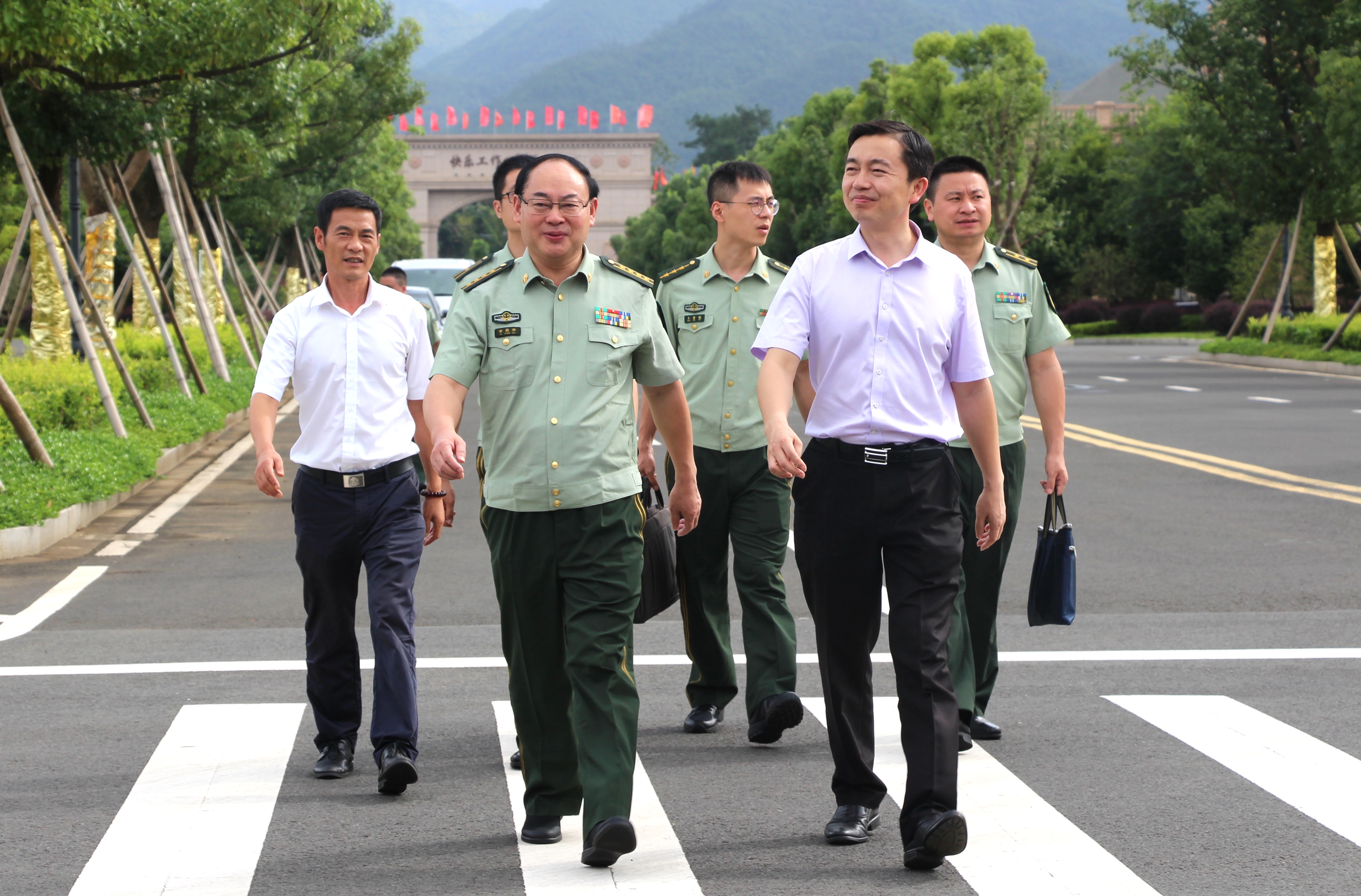 新疆省消防總隊調研尊龍凱時航空小鎮